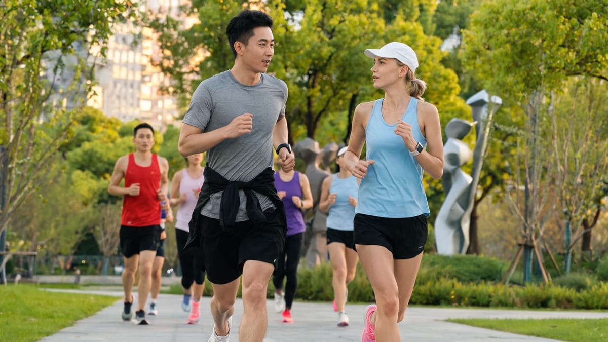 A mixed group on an easy evening run through Jing'an Sculpture Park