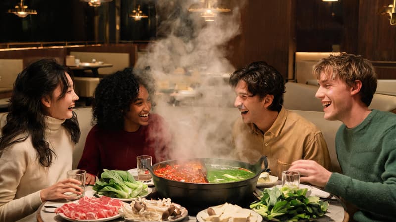 Shanghai Hot Pot Guide for Foreigners: How to Order, What to Eat & Where to Go (2026)