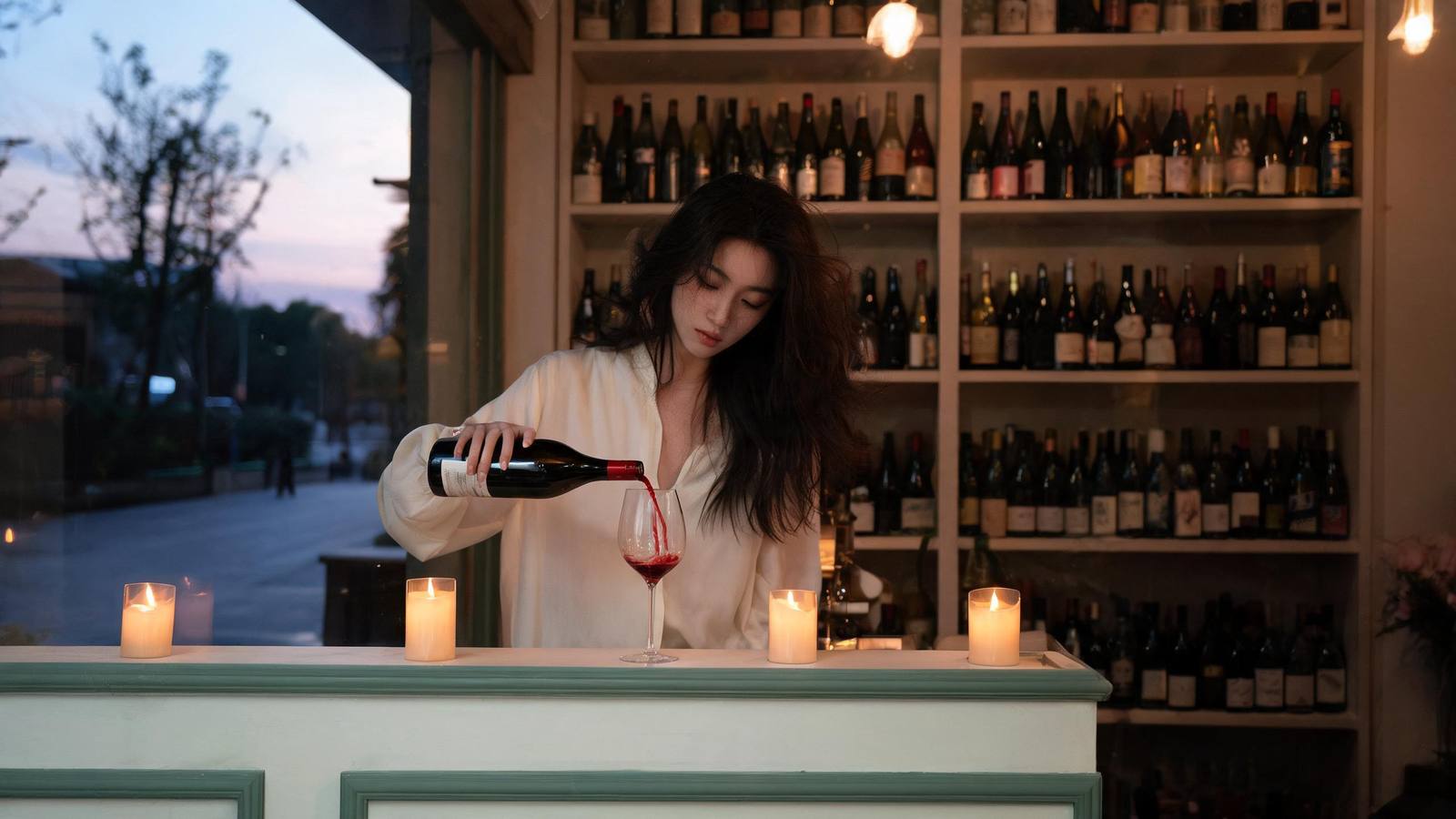 Nora's Wine Shop & Bar